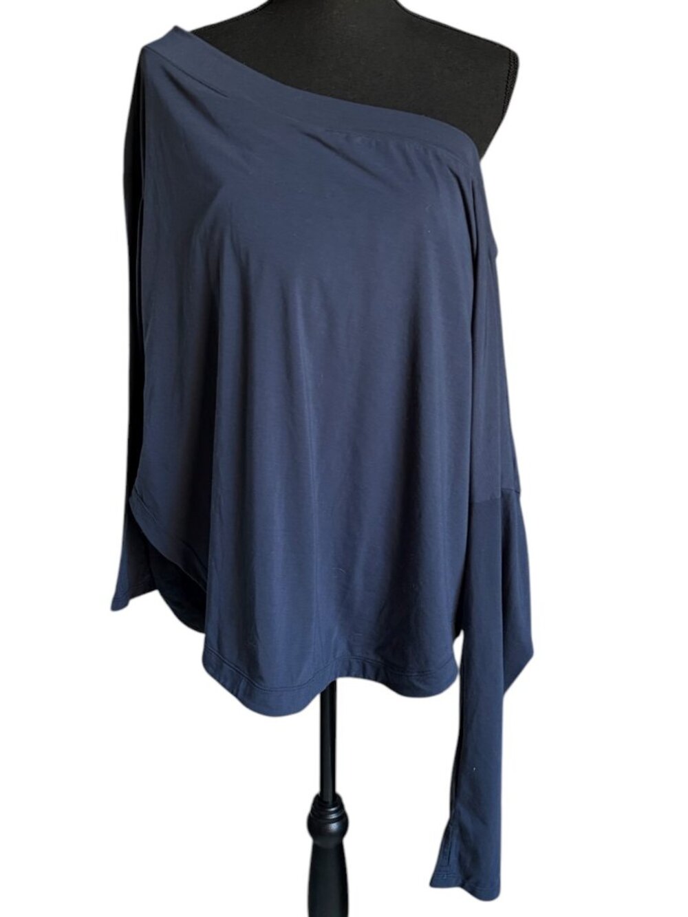 HALARA Asymmetrical One-Shoulder Long Sleeve Tee in Navy